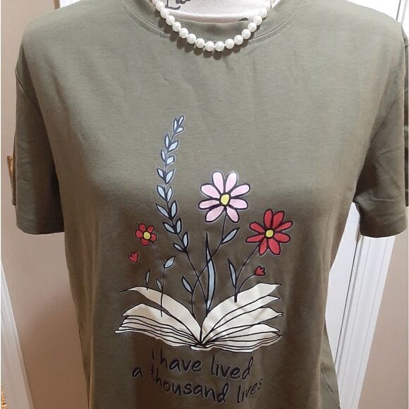I Have Lived a Thousand Lives Tee Shirt. SZ L - Picture 1 of 6